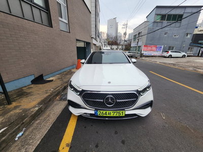 MERCEDES-BENZ E-CLASS - 1