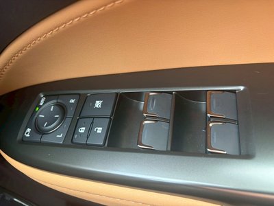 2025 Lexus NX — миниатюра 30