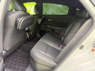 TOYOTA CROWN CROSSOVER - 8