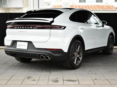 صورة 8 لـ 2023 Porsche CAYENNE