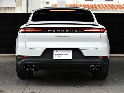 صورة 10 لـ 2023 Porsche CAYENNE