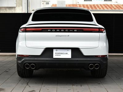 صورة 9 لـ 2023 Porsche CAYENNE