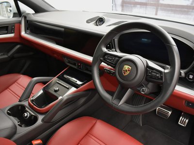 صورة 2 لـ 2023 Porsche CAYENNE