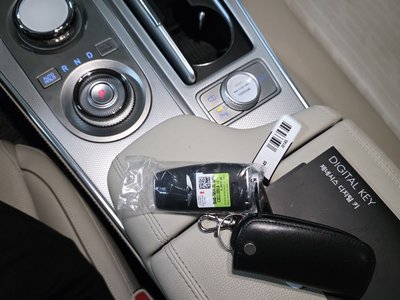 2023 Genesis GV80 — миниатюра 13