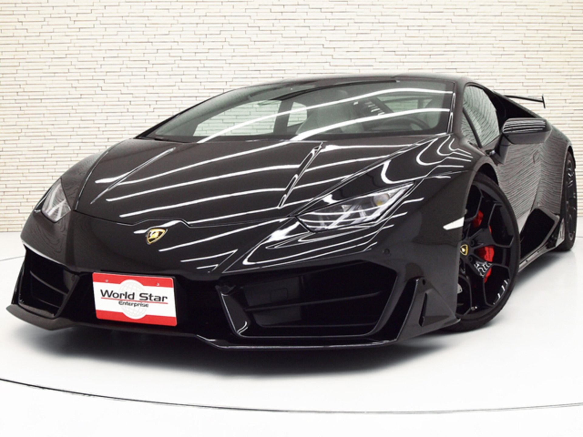 LAMBORGHINI HURACAN - View 1