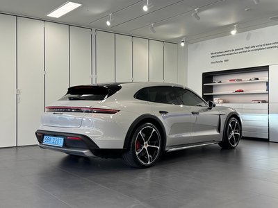 PORSCHE TAYCAN - 5
