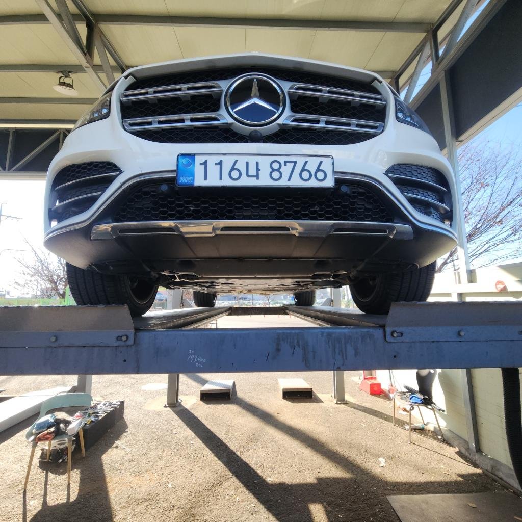 MERCEDES-BENZ GLS - View 1