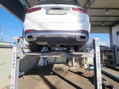 MERCEDES-BENZ GLS - 3