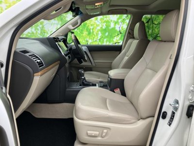 TOYOTA LAND CRUISER - 7