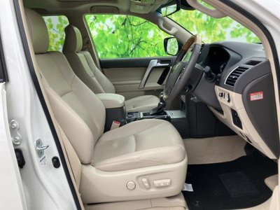 TOYOTA LAND CRUISER - 4