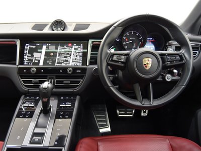 PORSCHE MACAN - 9