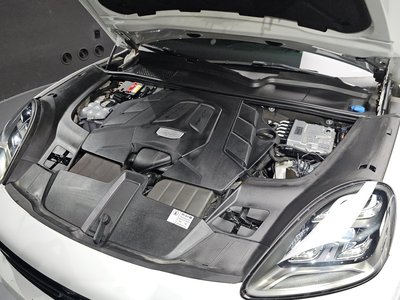 صورة 7 لـ 2020 Porsche CAYENNE
