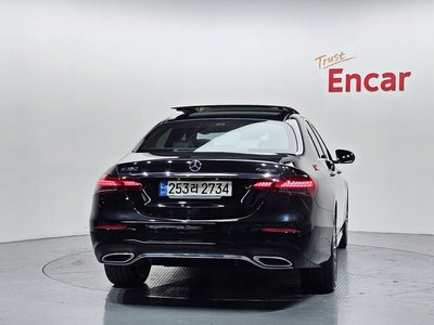 MERCEDES-BENZ E-CLASS - 3