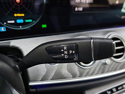 MERCEDES-BENZ E-CLASS - 9