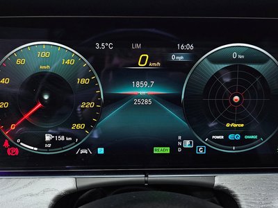 MERCEDES-BENZ E-CLASS - 8