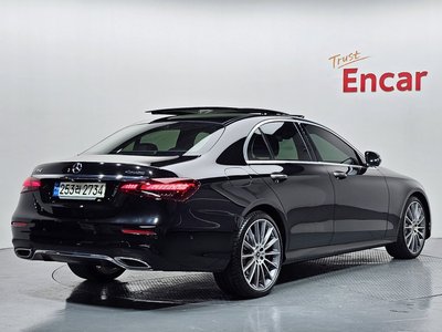 MERCEDES-BENZ E-CLASS - 4