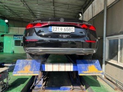 MERCEDES-BENZ E-CLASS - 2