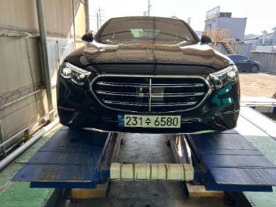 MERCEDES-BENZ E-CLASS - 1