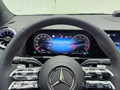 MERCEDES-BENZ GLA - 8