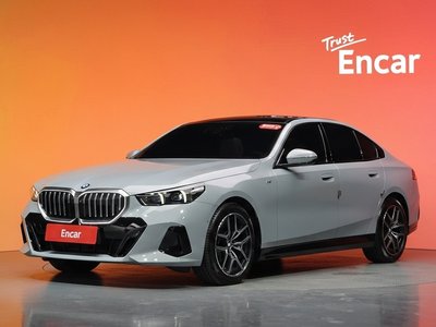 BMW 5 SERIES - 1