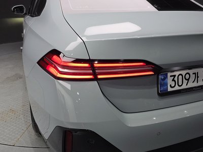 BMW 5 SERIES - 10