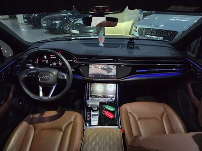 AUDI Q7 - 9