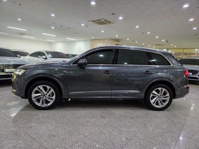 AUDI Q7 - 2
