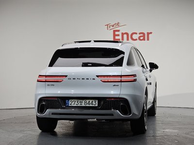 صورة 4 لـ 2021 Genesis GV70