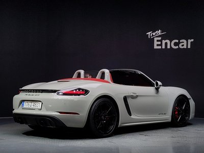 صورة 3 لـ 2023 Porsche 718