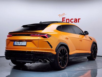 2022 Lamborghini URUS — фото 4