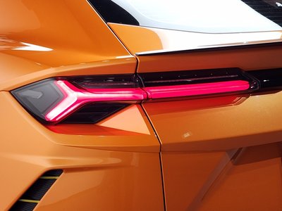 2022 Lamborghini URUS — фото 10