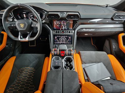 2022 Lamborghini URUS — фото 5
