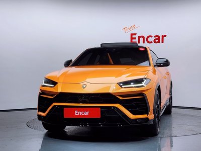 2022 Lamborghini URUS — фото 2