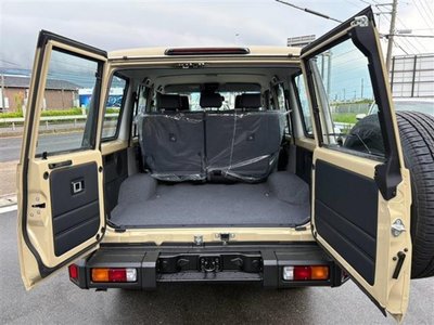 2025 Toyota LAND CRUISER 70 — миниатюра 30