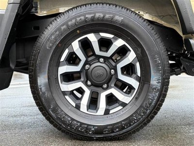 2025 Toyota LAND CRUISER 70 — миниатюра 28