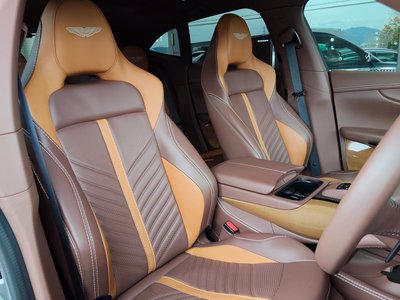 ASTON MARTIN DBX - 3