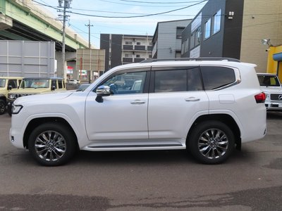 TOYOTA LAND CRUISER 300 - 6