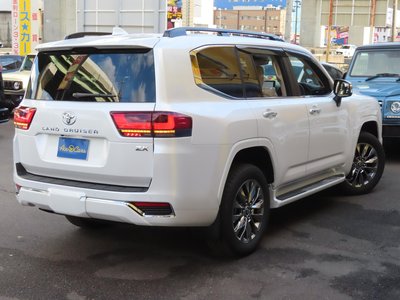 TOYOTA LAND CRUISER 300 - 9