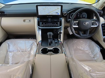 TOYOTA LAND CRUISER 300 - 2