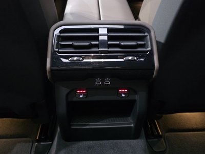 صورة مصغرة 35 لـ 2024 BMW 5 SERIES