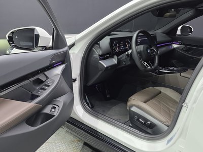 صورة مصغرة 13 لـ 2024 BMW 5 SERIES