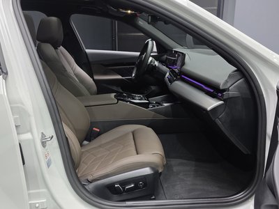 صورة مصغرة 17 لـ 2024 BMW 5 SERIES