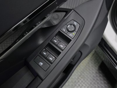 صورة مصغرة 36 لـ 2024 BMW 5 SERIES