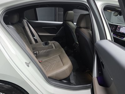 صورة مصغرة 18 لـ 2024 BMW 5 SERIES