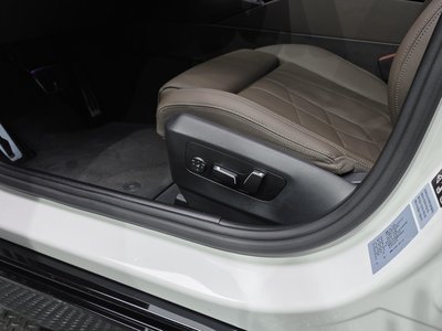 صورة مصغرة 34 لـ 2024 BMW 5 SERIES