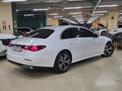 MERCEDES-BENZ E-CLASS - 9