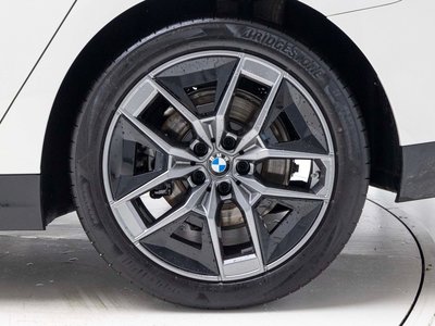 2025 BMW 5 SERIES — фото 6