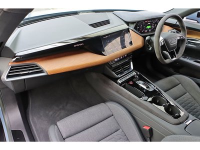 2023 AUDI E-TRON GT QUATTRO thumbnail 37