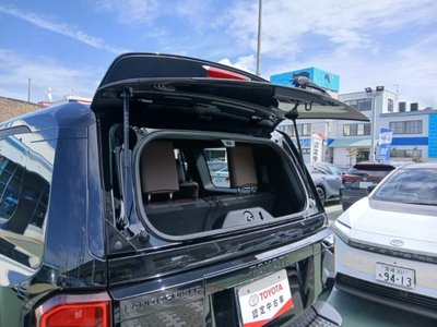 TOYOTA LAND CRUISER 250 - 8