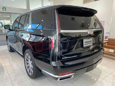 CADILLAC ESCALADE - 8